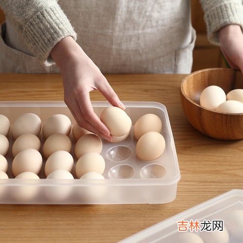 搬家时放个鸡蛋什么意思,煤气灶上放几个鸡蛋和蒜头是什么意思？