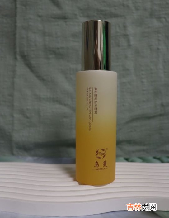 爱茉莉 ?发型师教你：头发毛躁油怎么办？揭秘护发精油的功效与用法