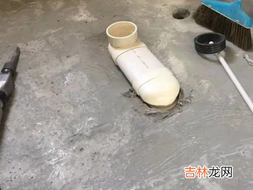 刷子掉进马桶里堵了怎么办,马桶被刷子堵住了怎么办？