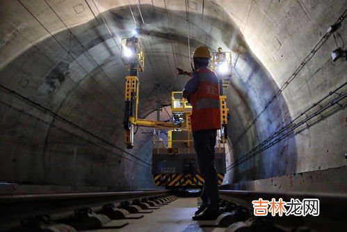 贵阳高铁站到龙洞堡机场有多远,贵阳北站到龙洞堡机场要多久