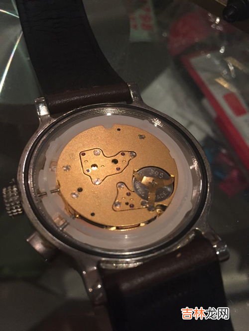 石英表电池如何取出,石英表电池怎么更换