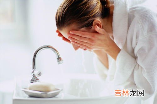 冬天用凉水洗脸还是用热水洗脸,冬天用凉水洗脸还是热水?