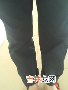 校裤卷裤脚如何用皮筋,校服裤子怎么卷裤腿