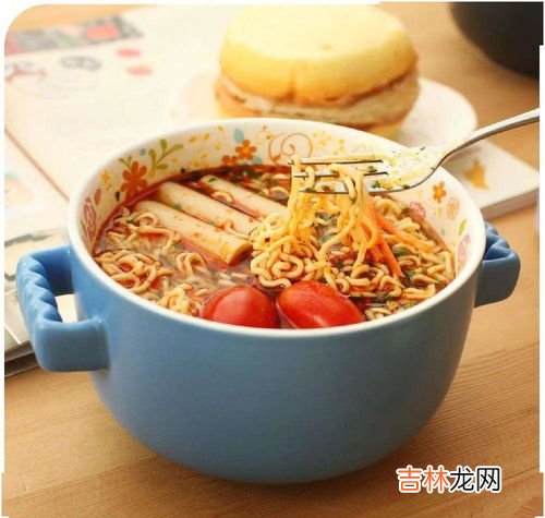 方便面的危害,方便面的危害 方便面吃了会怎样？