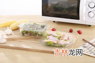 锡箔纸可以放到微波炉里面加热吗,锡箔纸可以放微波炉吗