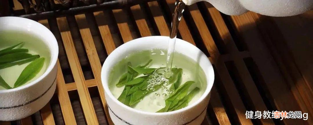 空中瑜伽 53岁的王琳，体重只有94斤，坦言做到3点就能瘦