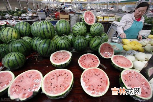 西瓜放在冷冻室后还能吃吗,冰箱冷冻的西瓜还能不能吃