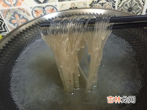 红薯粉可以代替白凉粉吗,凉粉可以用淀粉，地瓜粉代替吗？