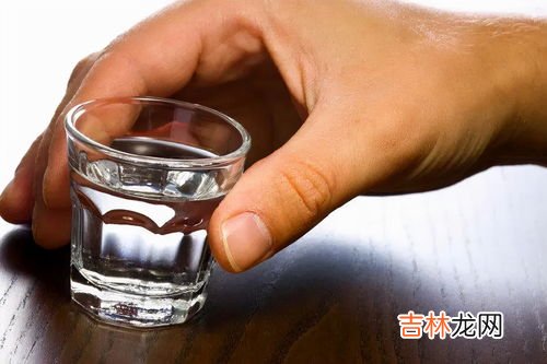 喝了一口酒能不能吹出来,不小心喝了一口啤酒能开车吗？一口啤酒能吹出酒驾吗