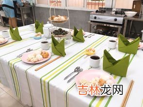 三层下午茶吃法,英式下午茶的三层小点心应该怎么吃?