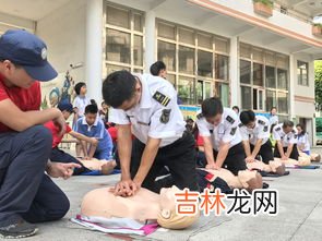 现场救护的生命链中第二个环节是,在等待救援时,保存体力的方法有?