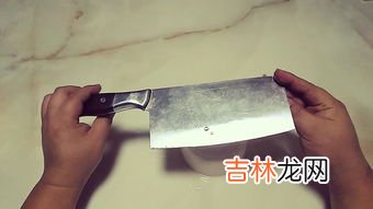 刀钝了怎么变锋利,家里的菜刀变钝,不用去磨,用什么样的小妙招瞬间变锋利?