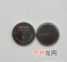 石英表纽扣电池的一般型号,天梭速驰系列石英皮革男表T1166173605700，用的电池是什么型号的？