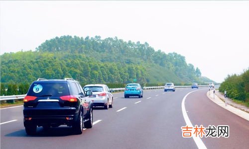 为什么有的汽车跑高速方向盘那么稳,有的车跑高速特别稳,有的车速度一快就飘,这是为什么?