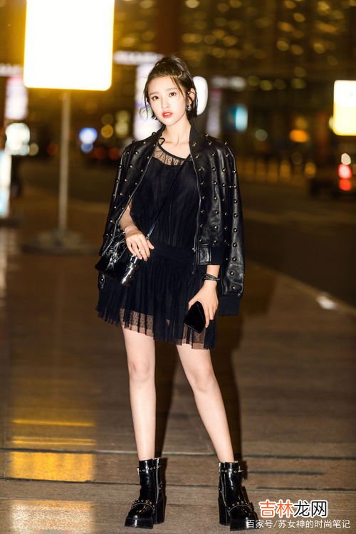 黑色连衣裙配什么颜色鞋子,黑裙子配什么颜色的鞋子