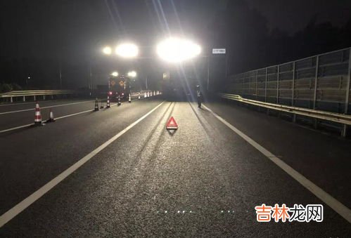 高速上为什么没有路灯,大部分高速公路没路灯，这是为什么呢？
