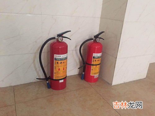 煤气罐关闭状态下有味,煤气罐关着,一直发出很小的滋滋声?