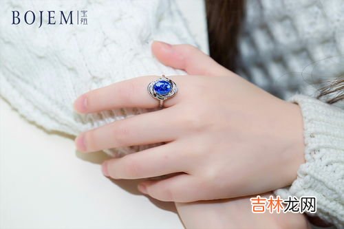订婚戒指戴哪个手指,订婚戒指戴在哪