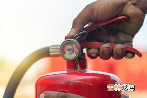 灭火器压力表上黄色代表什么不可使用,灭火器压力表指针在黄区能用吗？