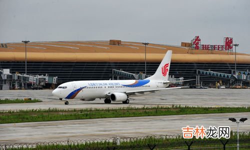 合肥南站到新桥机场要多久,请问一下合肥高铁南站到合肥新桥机场的大巴要多少钱？一共要坐多少个小时才能到呢？