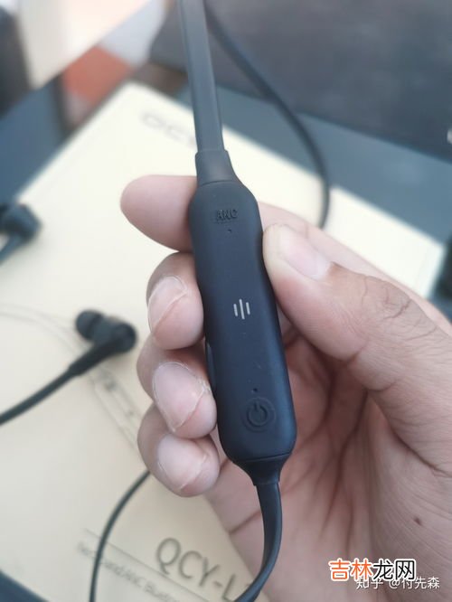 蓝牙耳机按哪里开机,蓝牙耳机怎么用,开关在哪里?