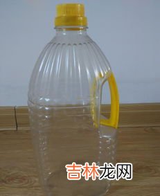 为什么醋厂家用塑料瓶装醋,醋不可以用塑料瓶装吗为什么?那酱油呢?我看超市里卖的醋也有塑料瓶装的!冰糖白糖那个好点?