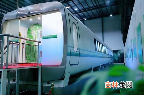 高铁上的桌子怎么使用,动车椅子怎么放下来