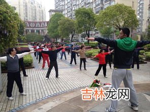 我国社会体育是由哪三大部分组成,体育体制的构成及类型是怎样的？体育过程的基本特征是什么？