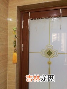 五帝钱挂厕所门内还是门外,挂五帝钱挂门内还是挂门外？
