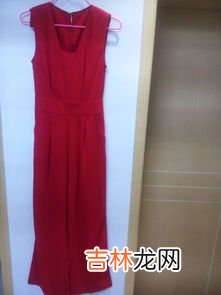 皮肤碰到衣服就特别刺痛,衣服一碰皮肤，皮肤就有一种刺痛。