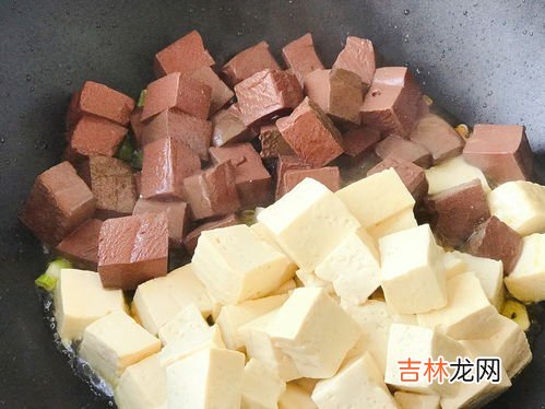 三刀切9块豆腐怎么切,一块立方体豆腐切三刀变九块,谁知道怎么切?