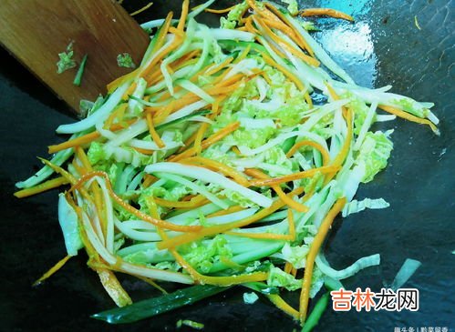 炒米粉的米粉怎么泡,米粉应该怎么泡,炒出来才不煳呢?