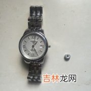 天梭1853女款机械表：传承经典的精致佳作,捡了块TISSOT1853女款不锈钢表带的圆形手表，型号是