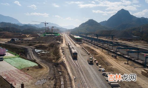 中老铁路是单线还是复线,中老铁路全长多少公里？