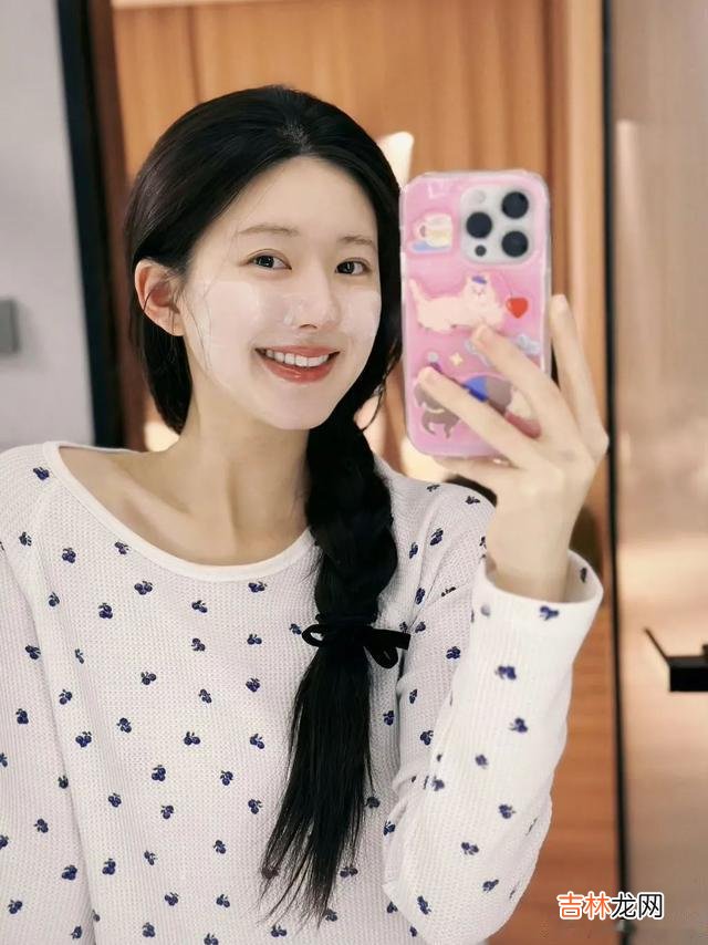 曾黎 47岁的曾黎直播卸妆,状态让20岁的女孩都羡慕了