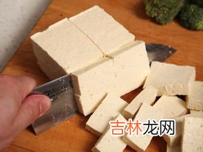 豆腐表面发粘怎么处理,豆腐放久了发粘怎么办