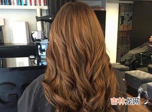 染的头发太黄补救改暗,头发染得太黄了怎么办?怎样可以让颜色变淡