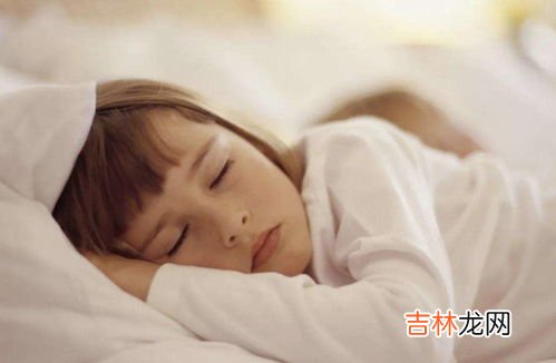 趴着睡觉是什么原因,孩子趴着睡觉怎么回事?