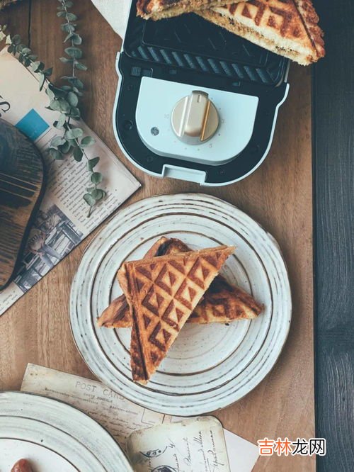 早餐机烤吐司的温度和时间,烤箱烤吐司片要几度多久 烤箱烤吐司片要几度多长时间