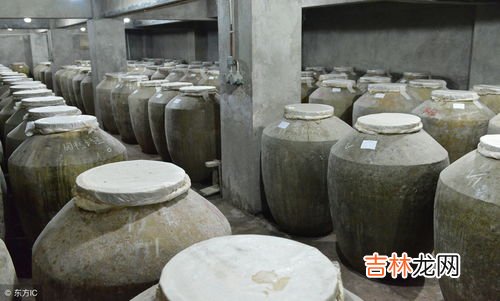 世界三大蒸馏酒是哪三大蒸馏酒,世界三大蒸馏酒是哪三大蒸馏酒关于蒸馏酒的介绍