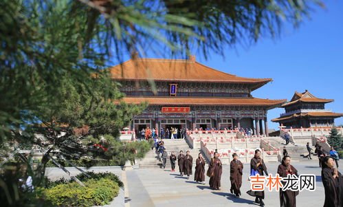 去寺庙当义工需要什么条件,请问，去龙泉寺做义工需要什么条件和要求？