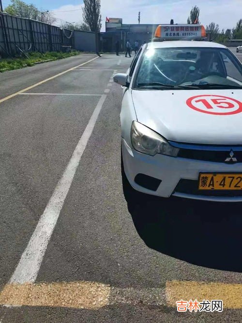 停车忘挂挡溜下悬崖该如何解决,下坡 停车 忘记挂空挡就拉手刹 会怎样
