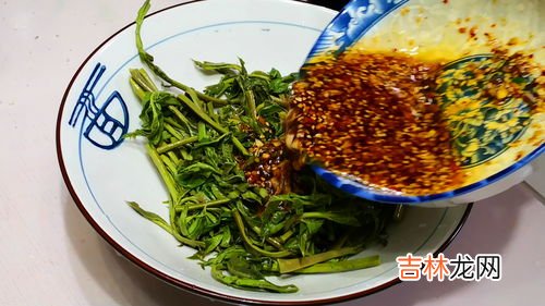 香椿焯水后要过冷水吗,香椿焯水是冷水下锅还是热水下锅