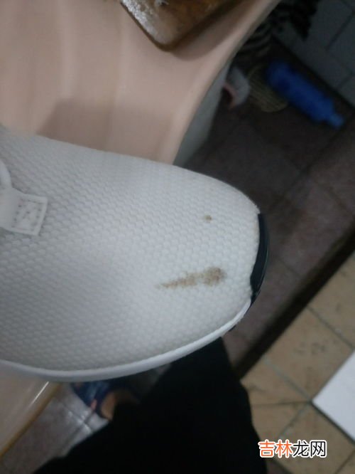 网鞋怎么清洗网面污渍,网面的运动鞋脏了怎么洗
