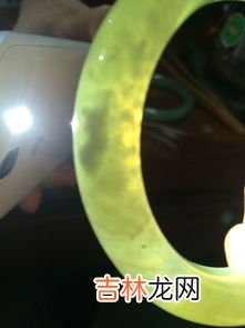 翡翠和岫玉的区别,岫玉和翡翠的区别