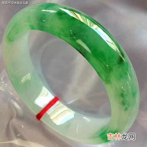 翡翠和岫玉的区别,岫玉和翡翠的区别