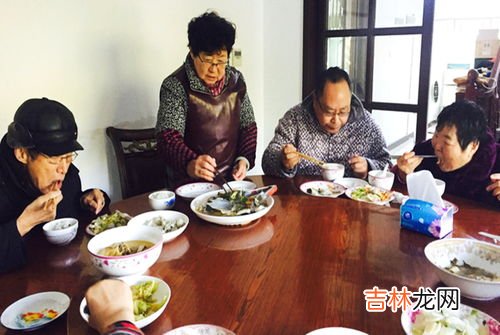 抱团养老为什么最终全部散伙,找陌生人抱团养老靠谱么?