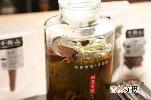 杨梅泡酒有什么功效能保存多久,杨梅泡酒可以放多久 哪些人不能喝杨梅酒