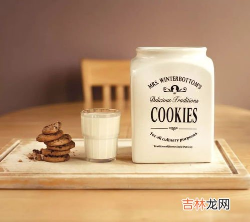 鲜奶和纯牛奶的区别,鲜牛奶和纯牛奶的区别是什么