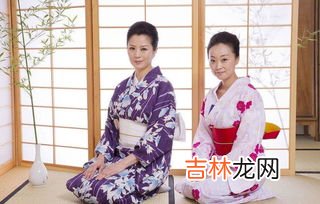 日本和服里面不能穿内衣吗,日本女性穿和服的时候,为什么都不穿内衣?